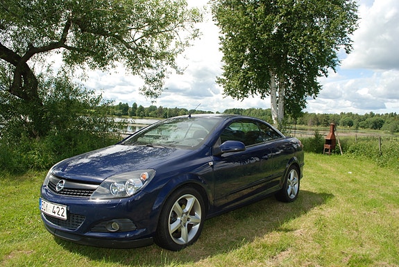 Opel Astra 2 of 3