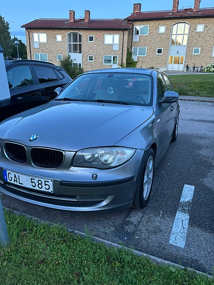 BMW 116d 2 of 11