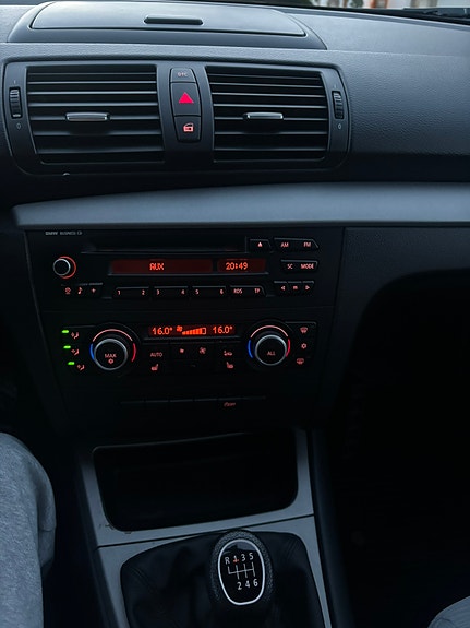 BMW 116d 9 of 11