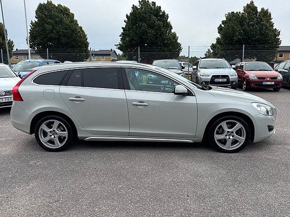 Volvo V60 5 of 30