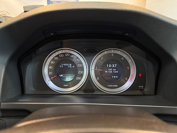 Volvo V60 17 of 30