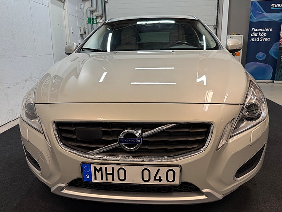 Volvo V60 23 of 30