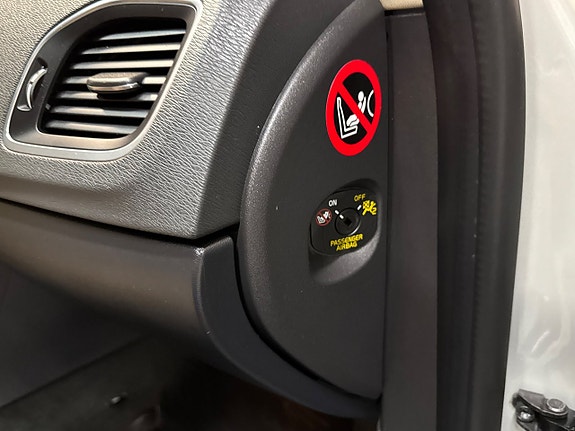 Volvo V60 21 of 30