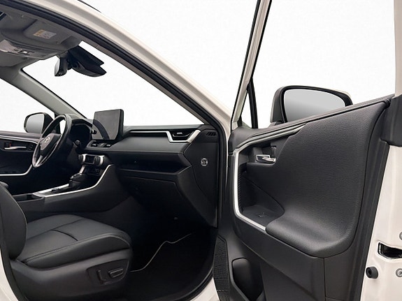Toyota RAV4 16 of 30