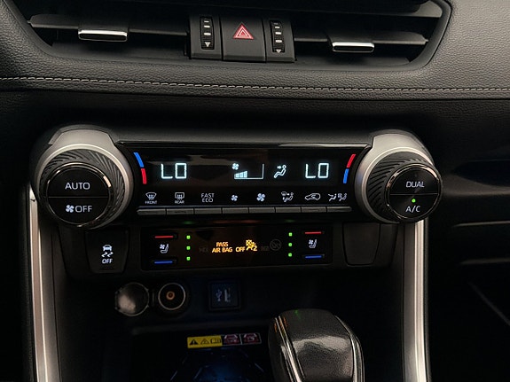Toyota RAV4 25 of 30