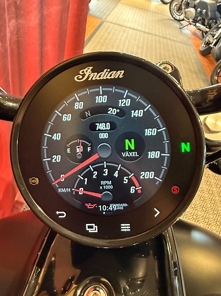 Indian Bobber Dark Horse *Få mil!* 8 of 12