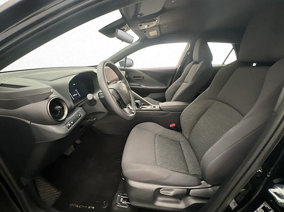Toyota C-HR 10 of 30
