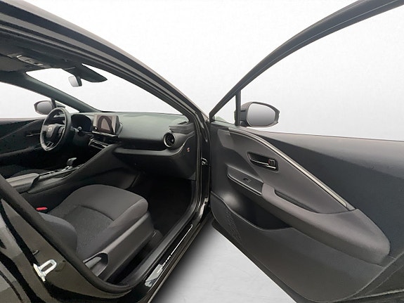 Toyota C-HR 21 of 30