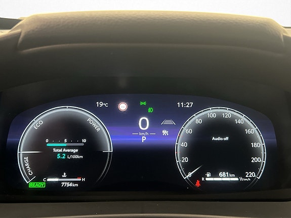 Toyota C-HR 14 of 30