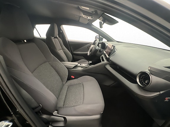 Toyota C-HR 22 of 30