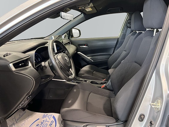 Toyota Corolla Cross 12 of 27