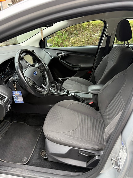 Ford Focus 9 of 13