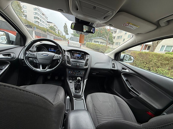 Ford Focus 7 of 13