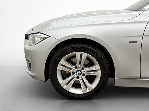 BMW 320 26 of 30