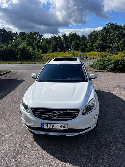 Volvo XC60 2 of 6