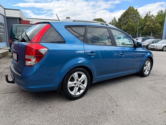 Kia Ceed 3 of 9