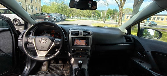 Toyota Avensis 9 of 14