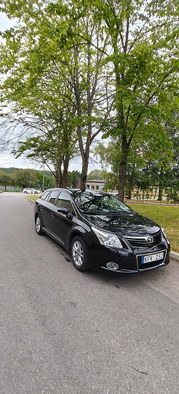 Toyota Avensis 3 of 14