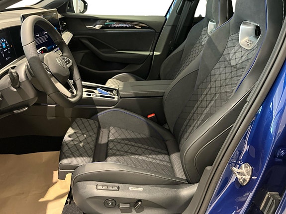 Volkswagen Passat 12 of 19