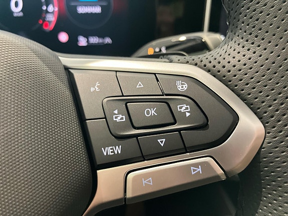 Volkswagen Passat 11 of 19