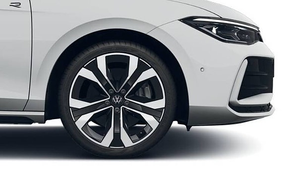 Volkswagen Passat 6 of 19