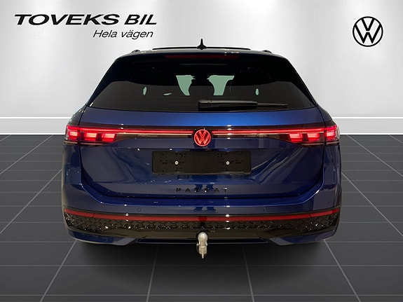 Volkswagen Passat 4 of 19