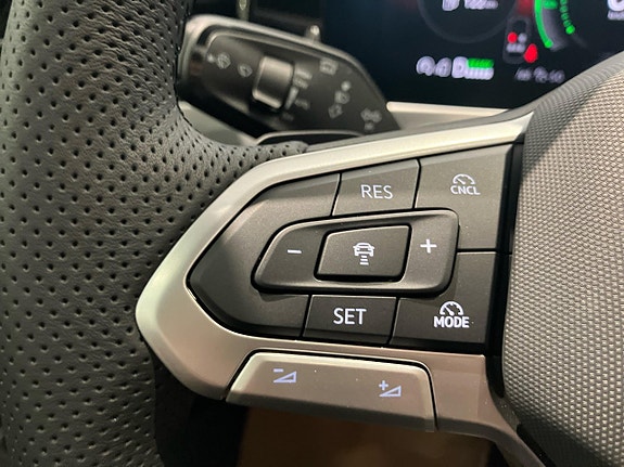 Volkswagen Passat 10 of 19