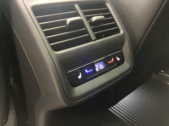 Volkswagen Passat 18 of 19