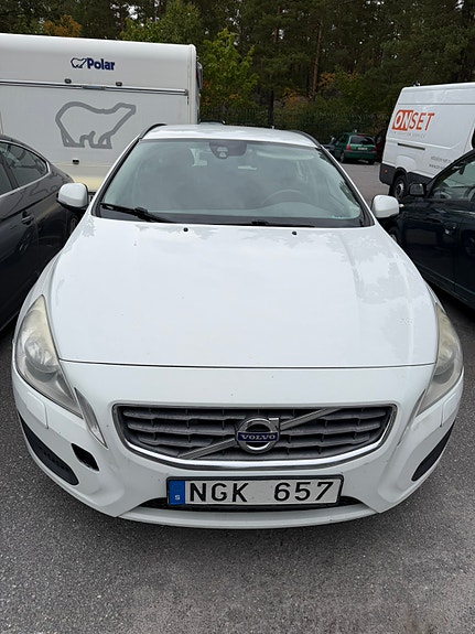 Volvo V60 2 of 2