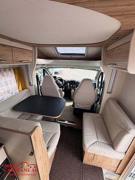 Pilote P746C Queenbed / Skinn / Maxxfan / 5 of 14
