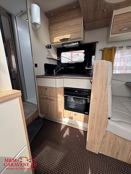 Pilote P746C Queenbed / Skinn / Maxxfan / 9 of 14