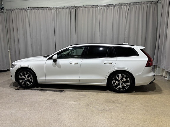 Volvo V60 2 of 27