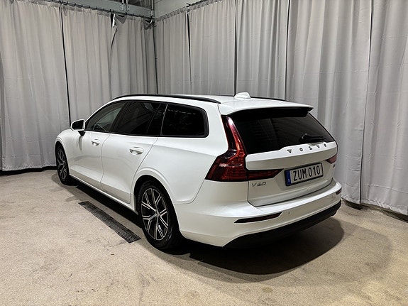 Volvo V60 3 of 27