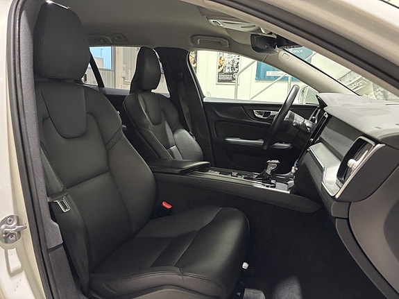 Volvo V60 10 of 27