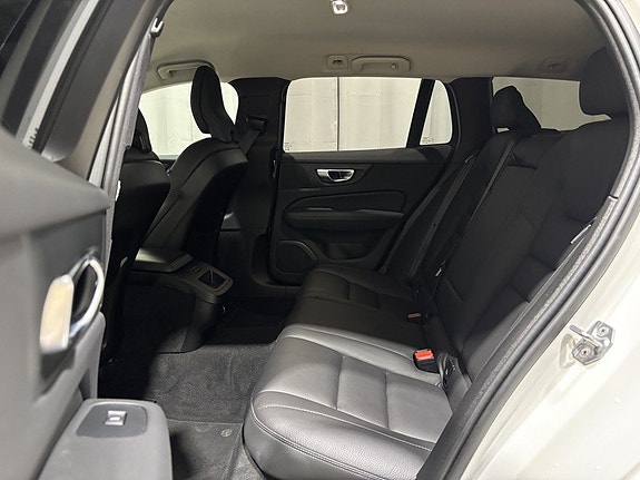 Volvo V60 11 of 27