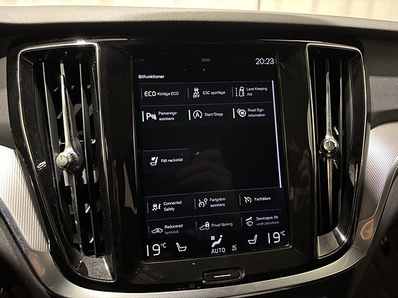 Volvo V60 22 of 27