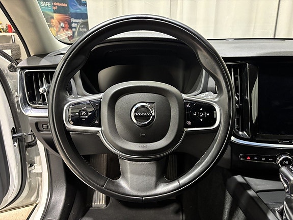 Volvo V60 15 of 27