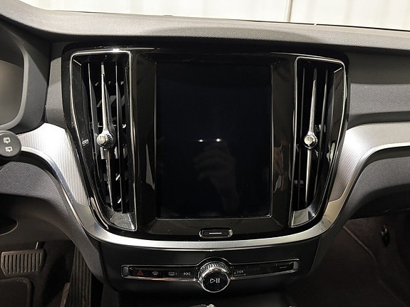 Volvo V60 18 of 27