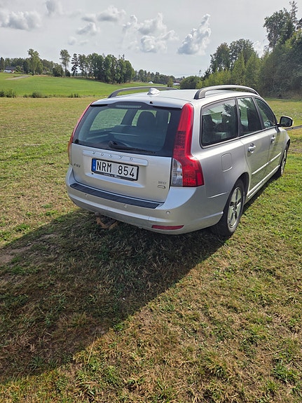 Volvo V50 3 of 5