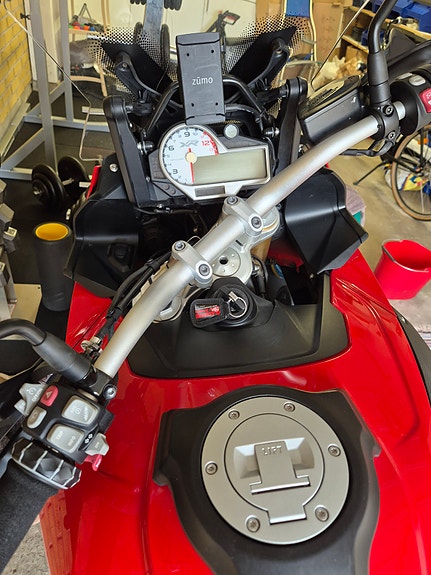 BMW S 1000 XR 3 of 6