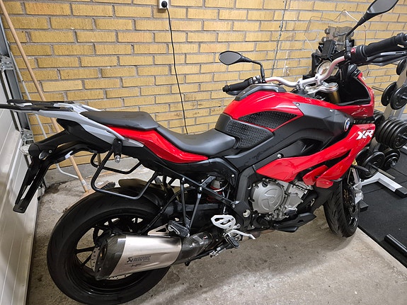 BMW S 1000 XR 2 of 6