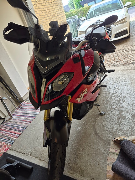 BMW S 1000 XR 4 of 6