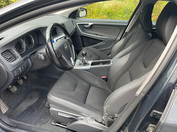 Volvo V60 5 of 8