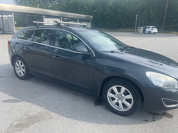 Volvo V60 3 of 8