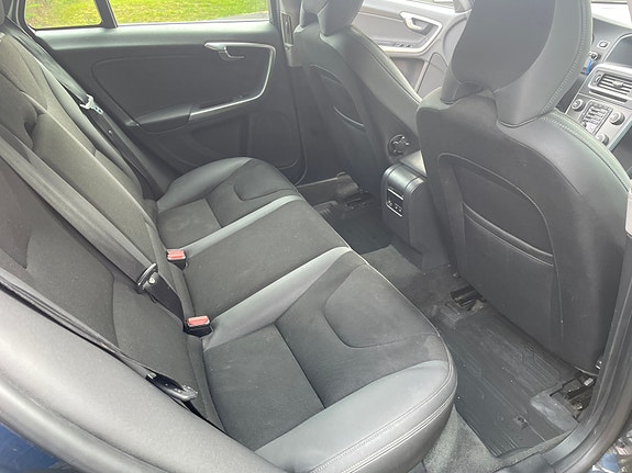 Volvo V60 7 of 8