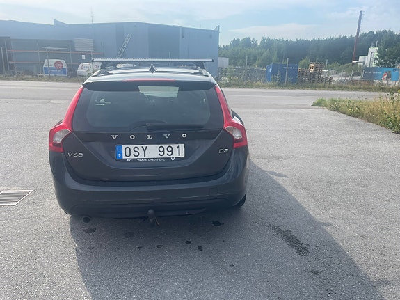 Volvo V60 4 of 8