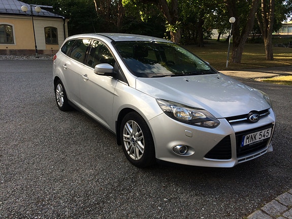 Ford Focus 2 of 6