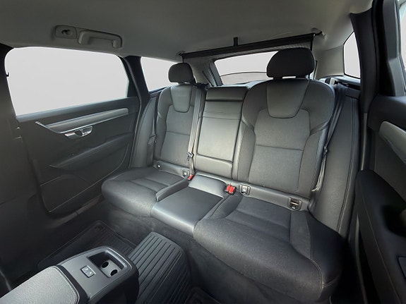 Volvo V90 16 of 28