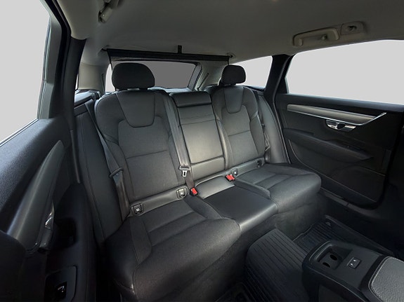 Volvo V90 26 of 28