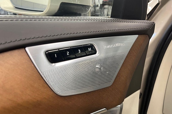 Volvo XC90 17 of 30